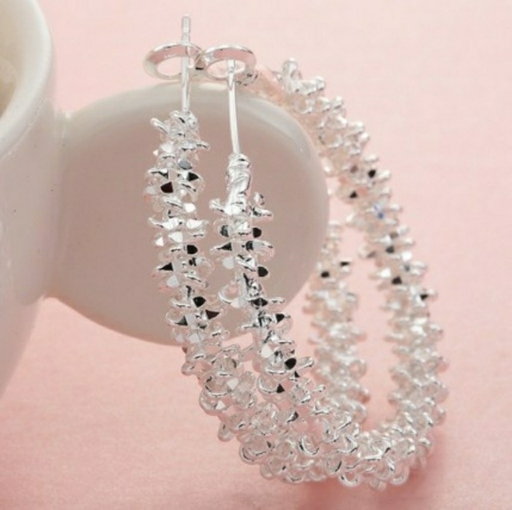 Gorgeous Hoop Earrings - Picture 2 of 5